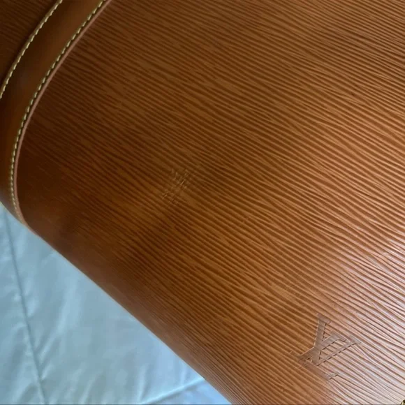 Louis Vuitton Leather Travel Bag - Picture 5 of 13